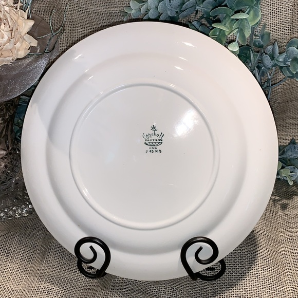 Vintage Dinner Plate Eggshell Nautilus, Maroon Band W/Gold by Homer Laughlin - Picture 3 of 4